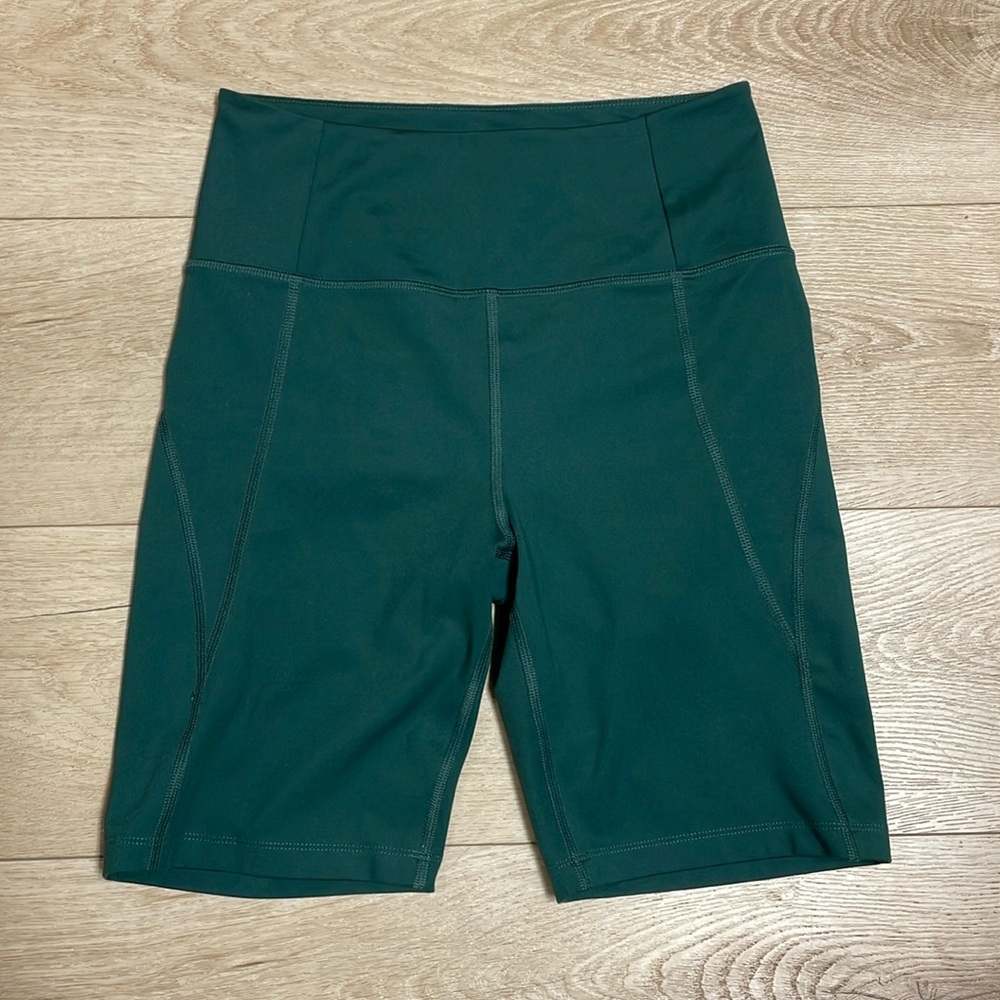 NWOT Girlfriend Collective Biker Short M